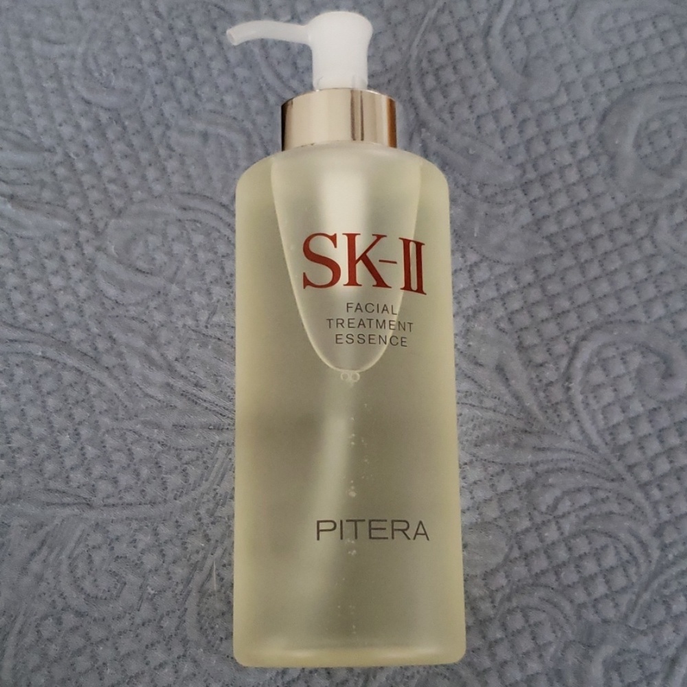 Facial Treatment Essence